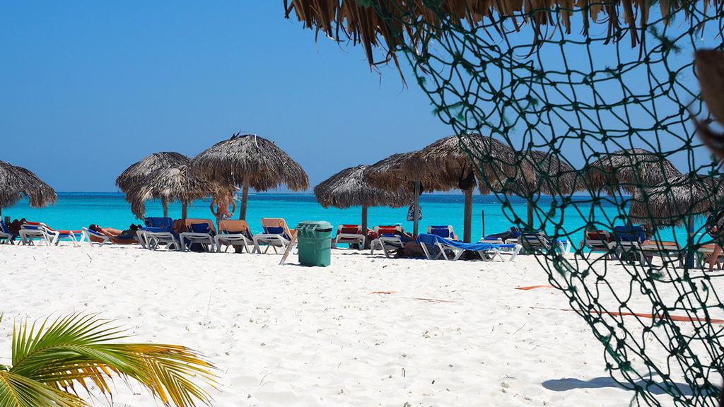 Sailing in Cuba © Maggie Joyce http://marinerboating.com.au